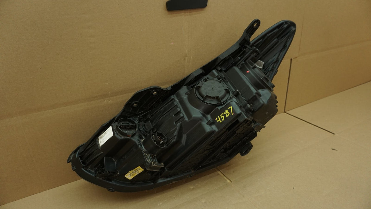 2017-2019 HYUNDAI SANTA FE FRONT RIGHT PASSENGER SIDE HEADLIGHT HALOGEN OEM