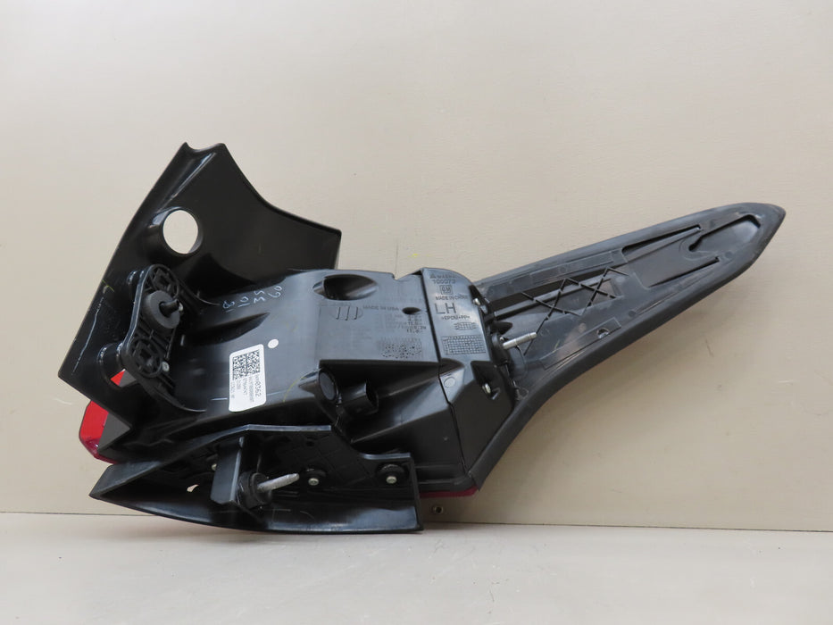 2018-2021 CHEVROLET TRAVERSE LEFT REAR DRIVER SIDE TAIL LIGHT OUTER OEM