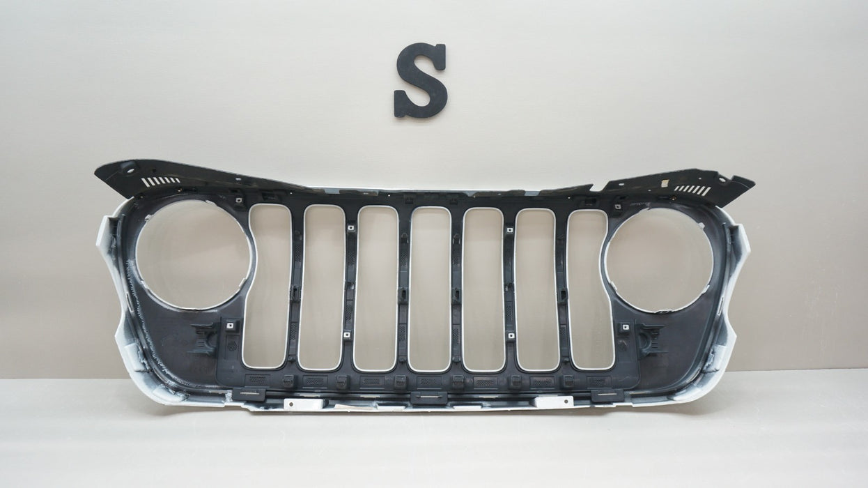 2018-2025 JEEP WRANGLER SAHARA FRONT RADIATOR GRILLE OEM 6BY79TRMAB