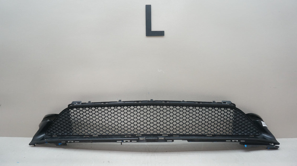 2019-2023 MERCEDES BENZ C300 FRONT LOWER CENTER GRILLE OEM 205-885-25 01