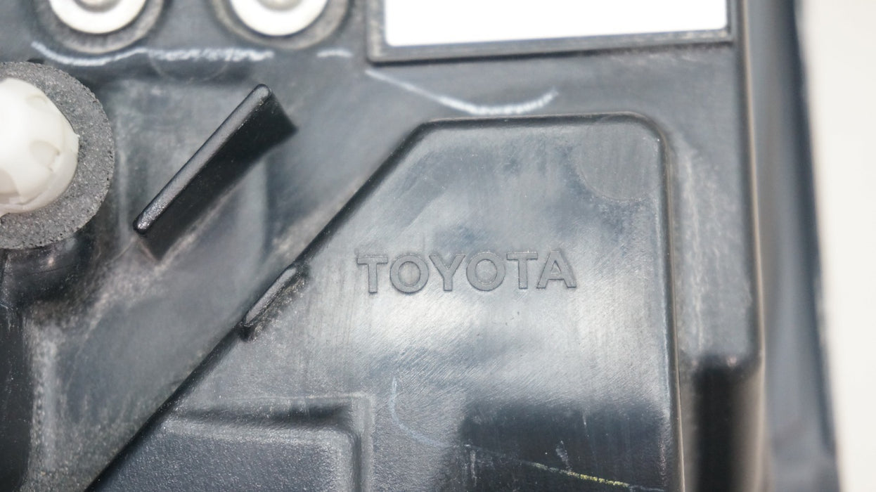 2022-2024 TOYOTA TUNDRA REAR RIGHT PASSENGER SIDE LED TAIL LIGHT OEM