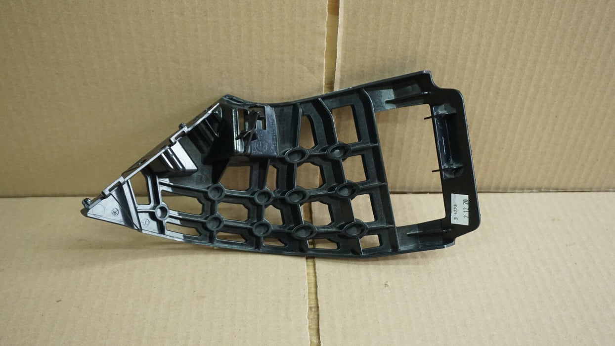 2019-2021 BMW X5 G05 M SPORT FRONT BUMPER RIGHT SIDE BRACKET RETAINER MOUNT OEM
