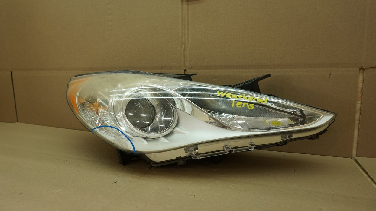 2011-2014 HYUNDAI SONATA FRONT RIGHT PASSENGER SIDE HEADLIGHT HALOGEN OEM