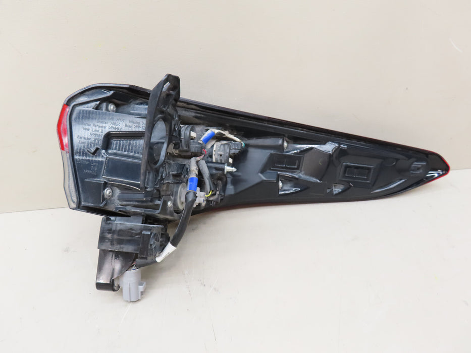 2020-2022 TOYOTA HIGHLANDER RIGHT DRIVER SIDE TAIL LIGHT LAMP LED OUTER OEM