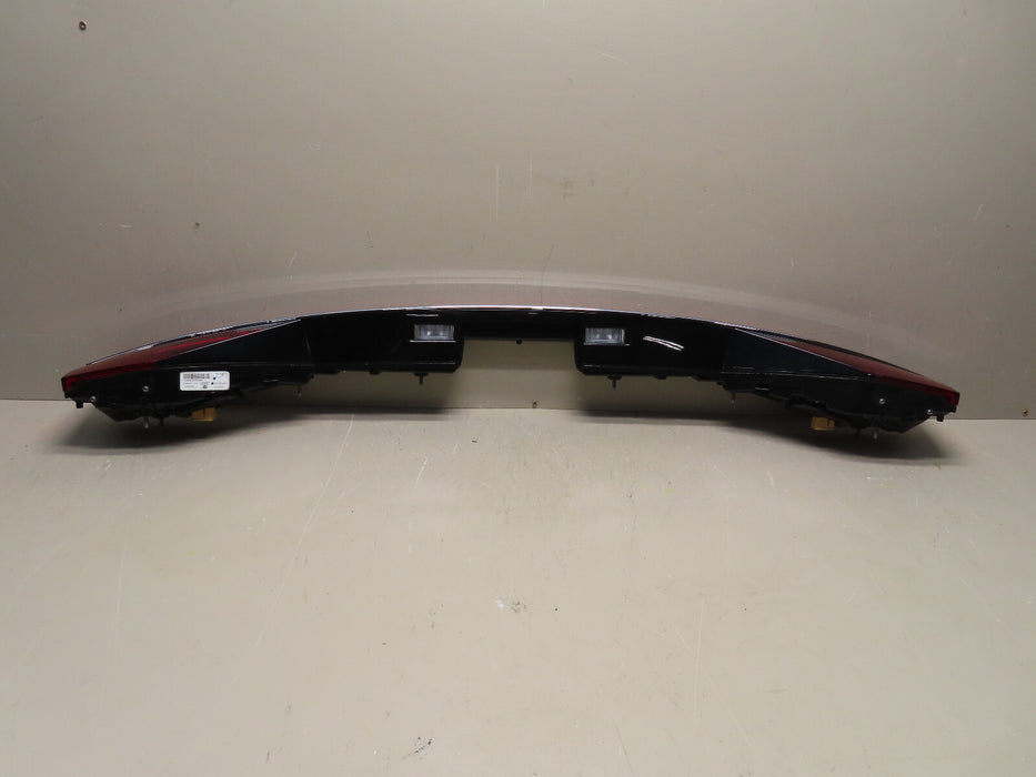 2019 - 2023 AUDI A8 L REAR TRUNK LID CENTER TAILLIGHT LIGHT LAMP OEM 4N0945095H