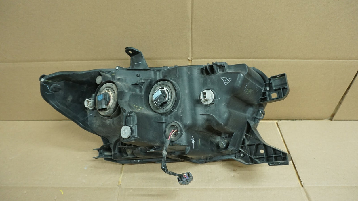 2016-2018 TOYOTA TACOMA LEFT DRIVER SIDE HEADLIGHT HALOGEN LAMP OEM 16 17 18