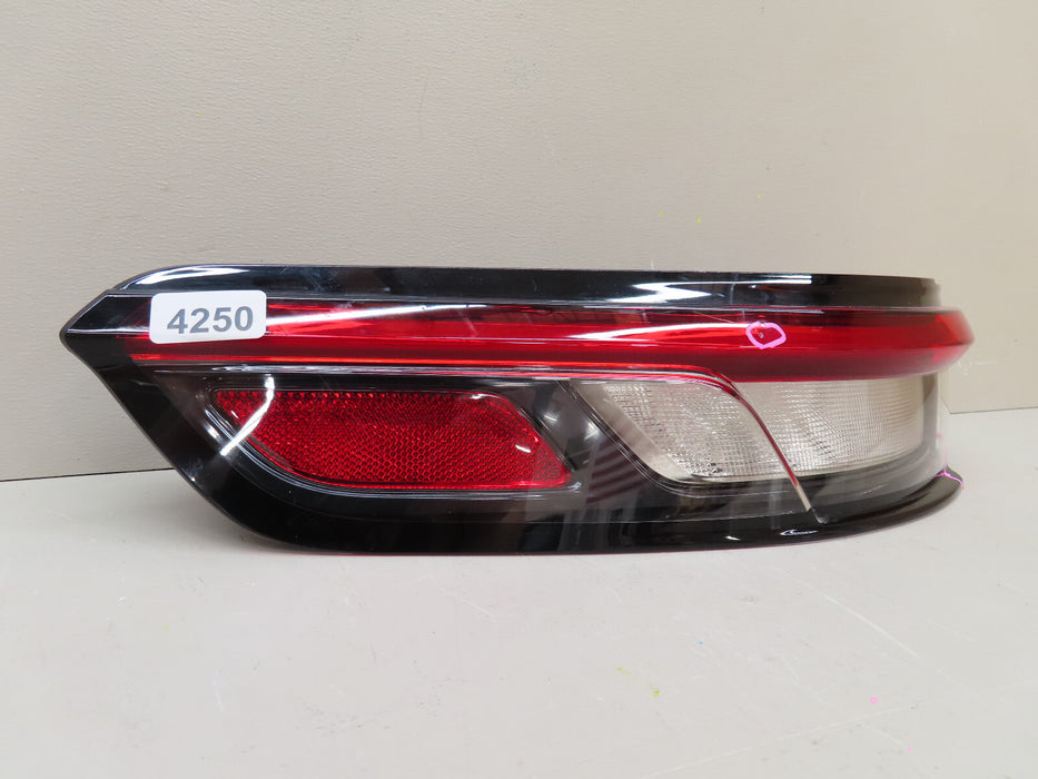 2022 2023 JEEP GRAND CHEROKEE REAR LEFT DRIVER SIDE TAIL LIGHT OEM F00HTC412103