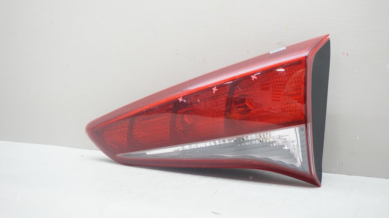2016-2018 HYUNDAI TUCSON REAR RH RIGHT PASSENGER SIDE INNER TAIL LIGHT OEM
