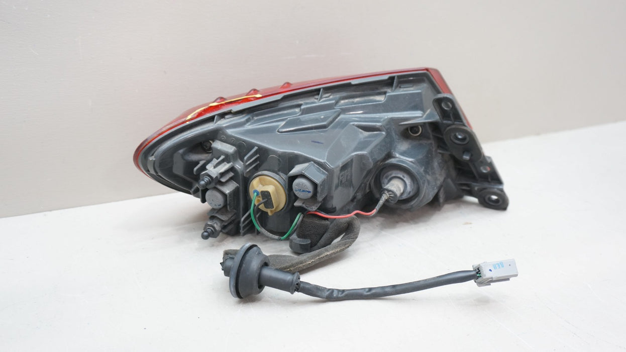 2015-2017 CHRYSLER 200 REAR RIGHT PASSENGER SIDE TAIL LIGHT OEM