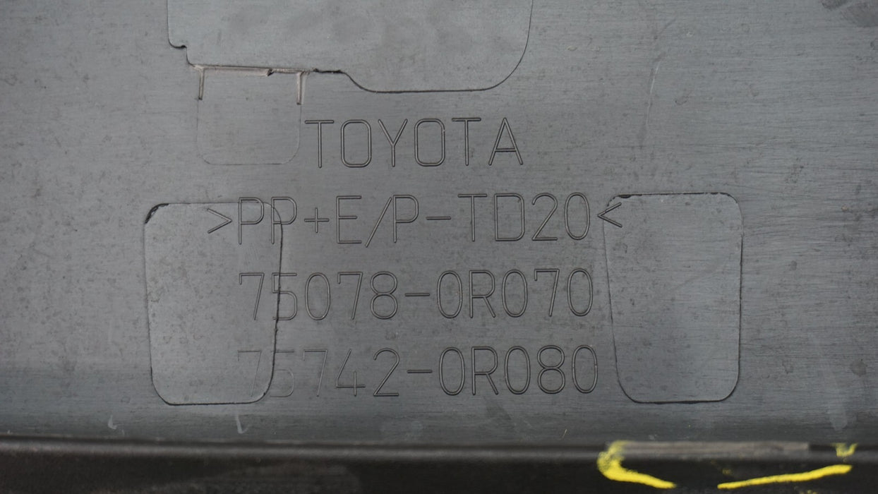 2019-2022 TOYOTA RAV4 REAR LEFT DOOR DRIVERS SIDE DOOR TRIM MOLDING 75078-0R070