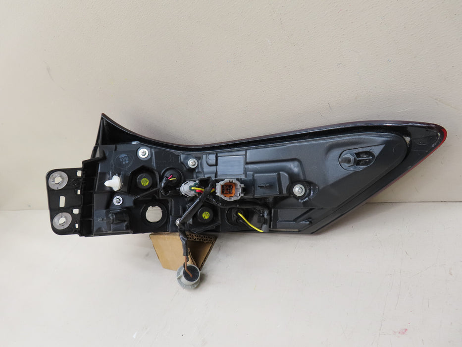 2021-2024 NISSAN ROGUE LEFT DRIVER SIDE OUTER TAIL LIGHT HALOGEN/LED OEM