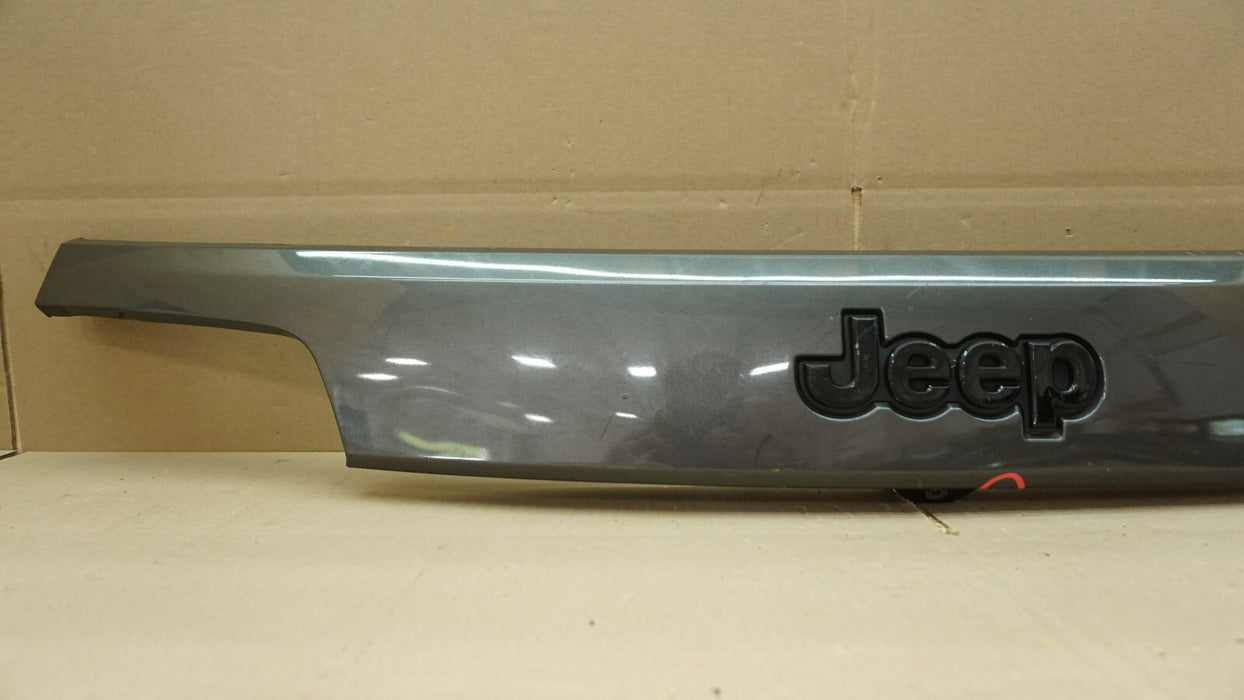 2014-2021 JEEP GRAND CHEROKEE LIFTGATE LICENSE LIGHT MOLDING OEM 1WD55TRMAD