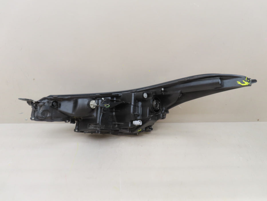 2018-2019 TOYOTA C-HR FRONT RIGHT SIDE HEADLIGHT LAMP HALOGEN OEM 81110-F4041