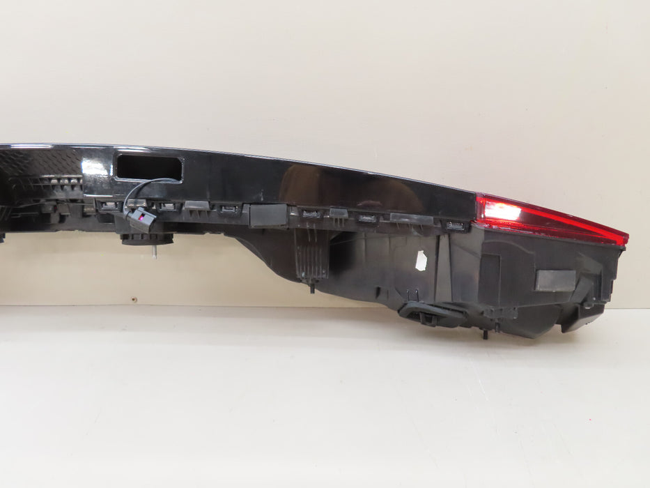 2019-2020 AUDI Q8 REAR CENTER BRAKE LIFT GATE TAIL LIGHT OEM 4M8.945.095.Q