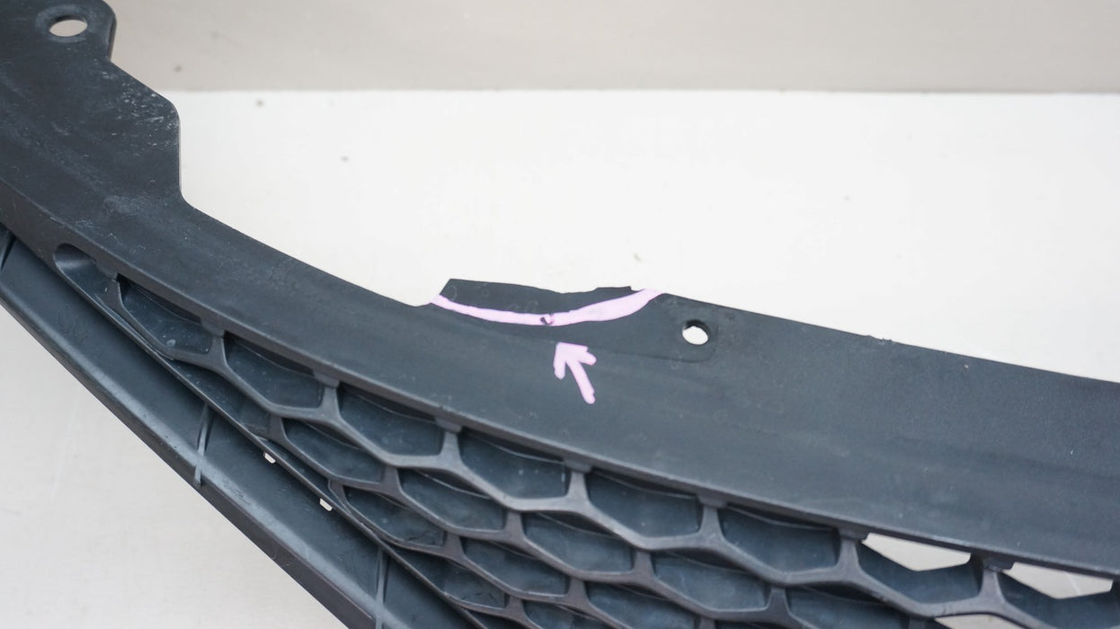 2017-2020 CHRYSLER PACIFICA FRONT UPPER BUMPER GRILLE OEM 68228996A