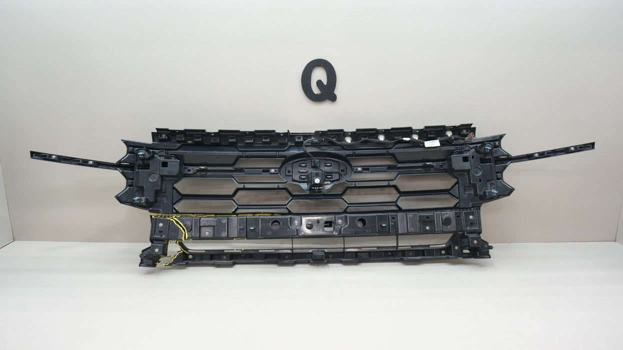 2025-2026 FORD EXPEDITION FRONT BUMPER GRILLE W/ CAMERA W/LIGHT BAR OEM