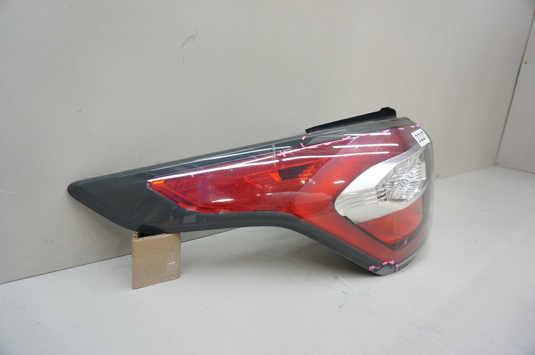 2017-2019 FORD ESCAPE REAR LEFT DRIVERS SIDE TAIL LIGHT OEM 17 18 19
