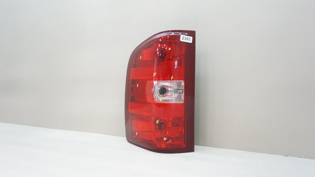 2007-2013 CHEVROELT SILVERADO GMC SIERRA 1500 REAR DRIVER SIDE TAIL LIGHT TAIWAN