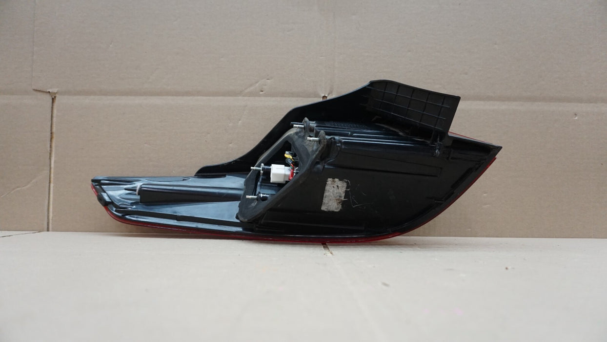 2011-2013 KIA OPTIMA REAR RIGHT PASSENGERS TAIL LIGHT OEM 11 12 13