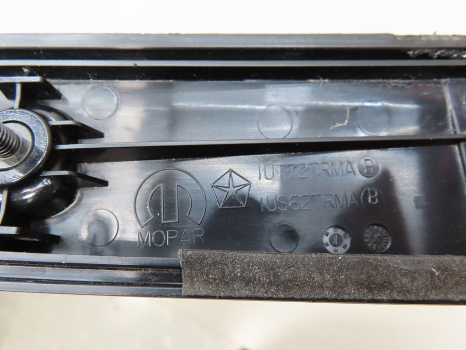 2014-2017 JEEP CHEROKEE REAR TAIL GATE HATCH MOLDING OEM 1UT72RXFAB