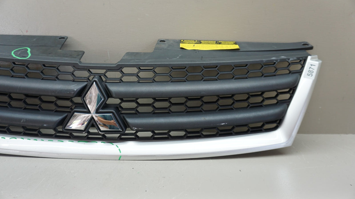 2007-2009 MITSUBISHI OUTLANDER FRONT BUMPER RADIATOR GRILLE GRILL OEM 7450A035