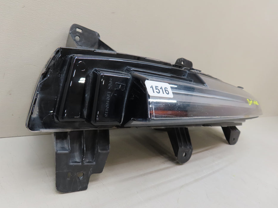 2021-2024 CADILLAC ESCALADE FRONT RIGHT PASSENGER SIDE FOG LIGHT OEM