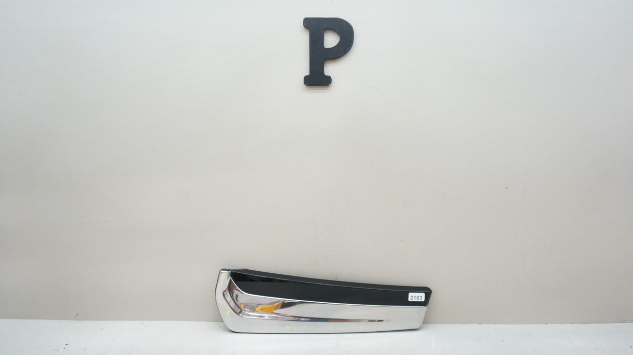 2022-2024 CHEVROLET SUBURBAN FRONT LEFT SIDE C PILLAR MOLDING OEM 85136436