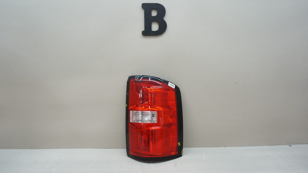 2014-2015 GMC SIERRA 1500 REAR RIGHT PASSENGER SIDE TAIL LIGHT OEM