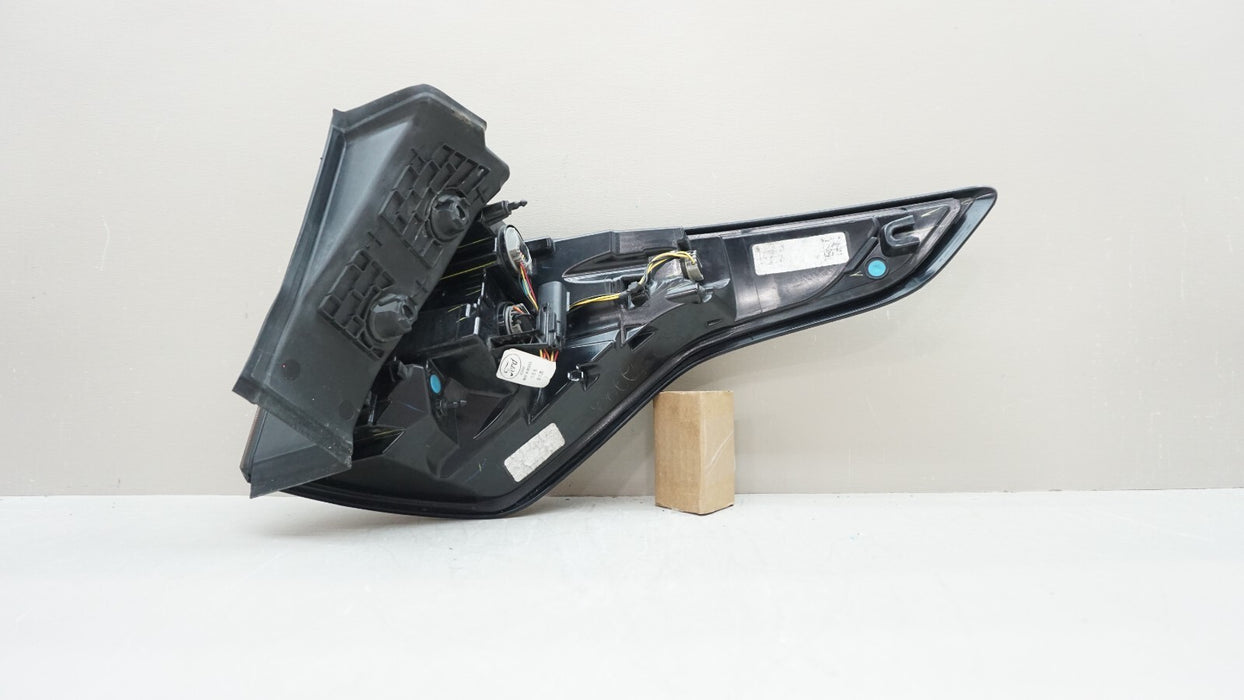 2017-2019 FORD ESCAPE REAR LEFT DRIVERS SIDE TAIL LIGHT OEM 17 18 19