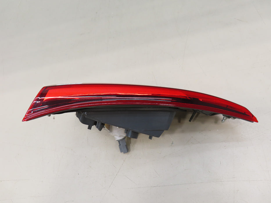 2017-2019 TOYOTA HIGHLANDER REAR RIGHT PASSENGER INNER TAIL LIGHT LED OEM