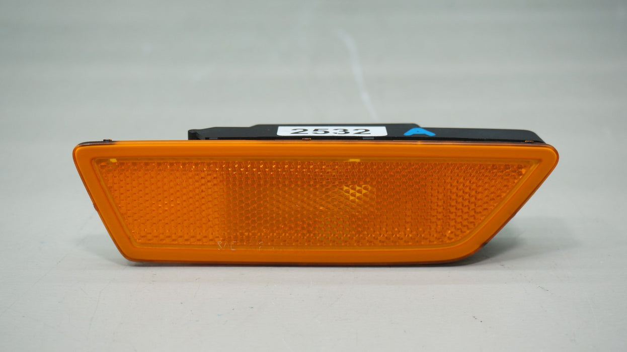 2012-2018 MERCEDES BENZ CLS C218 FRONT RIGHT PASSENGER TURN SIGNAL LIGHT OEM