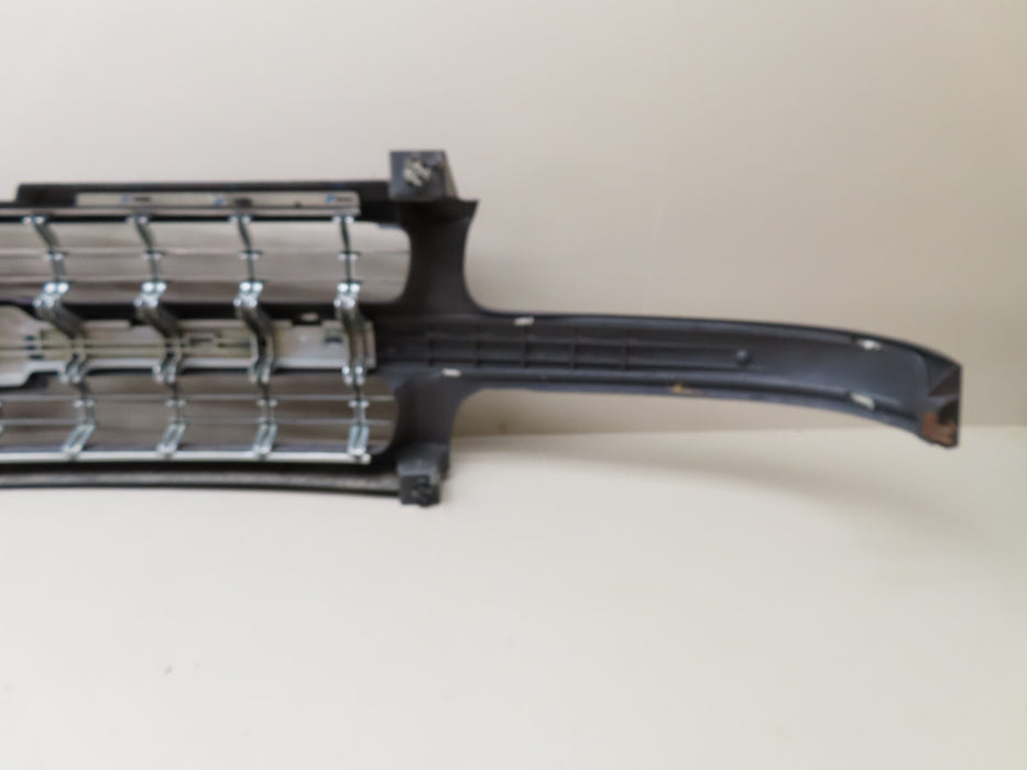 00 01 02 03 04 05 06 CHEVY SUBURBAN TAHOE FRONT UPPER GRILL GRILLE  OEM