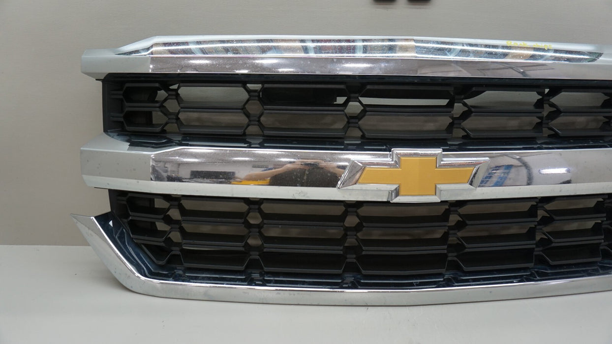 2016-2019 CHEVROLET SILVERADO 1500 FRONT CENTER RADIATOR GRILLE OEM 23380362
