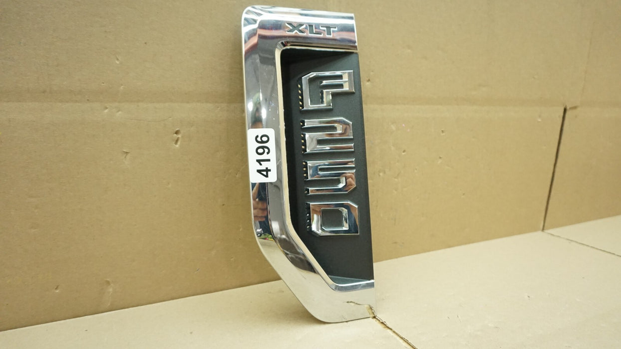 2017-2020 FORD F250 XLT LEFT FRONT FENDER EMBLEM ORNAMENT CHROME OEM 17 18 19 20