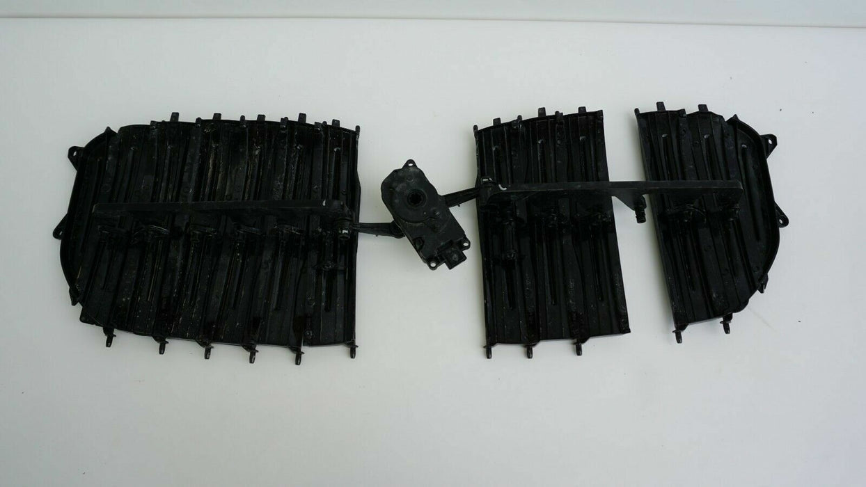 2019-2020 BMW X5 G05 FRONT CENTER BUMPER GRILL GRILLE SHUTTER 5113226775 OEM
