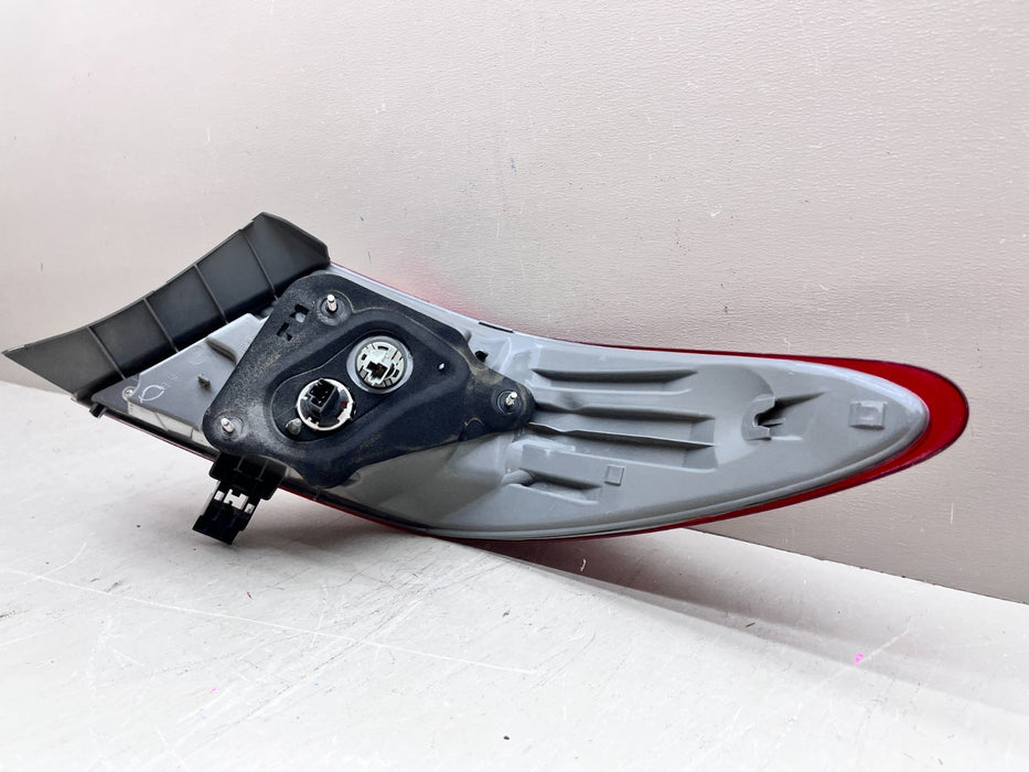 2015-2017 TOYOTA CAMRY RH PASSENGER RIGHT OUTER TAILLIGHT 945 234 OEM