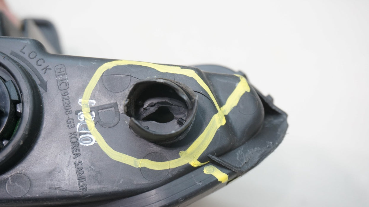 2018-2020 HYUNDAI ELANTRA GT FRONT RIGHT DAYTIME RUNNING LIGHT OEM 92208G3101