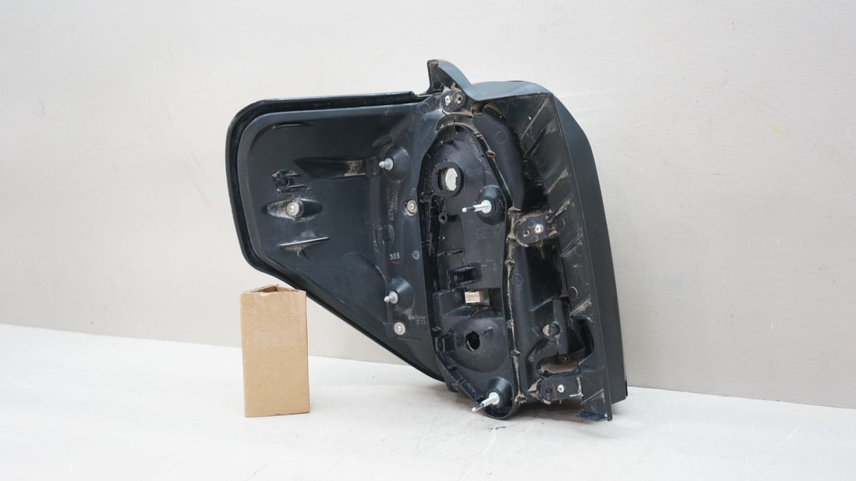 2014-2024 TOYOTA 4RUNNER REAR RIGHT PASSENGER SIDE TAIL LIGHT OEM