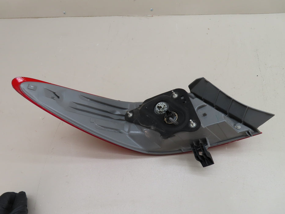 2015-2017 TOYOTA CAMRY REAR PASSENGER SIDE TAILLIGHT TAILLAMP ASSEMBLY OEM