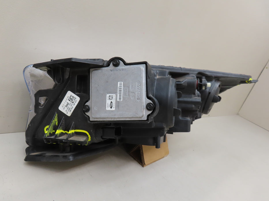 2017-2019 FORD ESCAPE FRONT RIGHT PASSENGER HEADLIGHT HALOGEN OEM