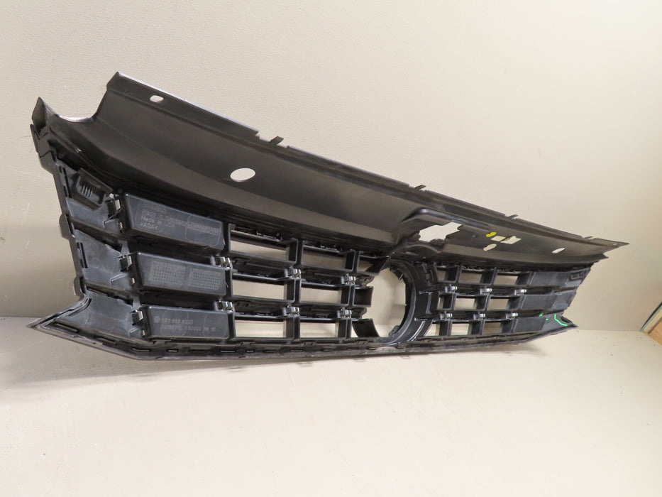 2016 2017 VOLKSWAGEN PASSAT UPPER GRILL GRILLE OEM