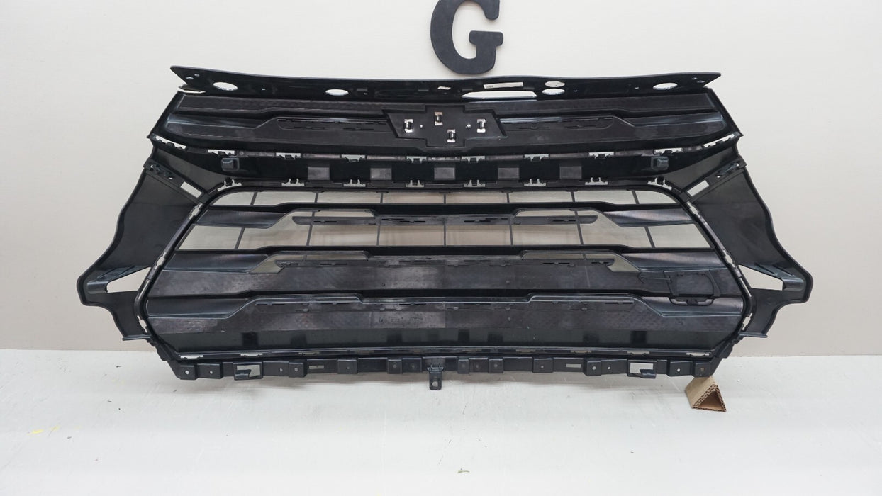 2021-2022 CHEVROLET TAHOE FRONT RADIATOR GRILLE GRILL OEM 42756111