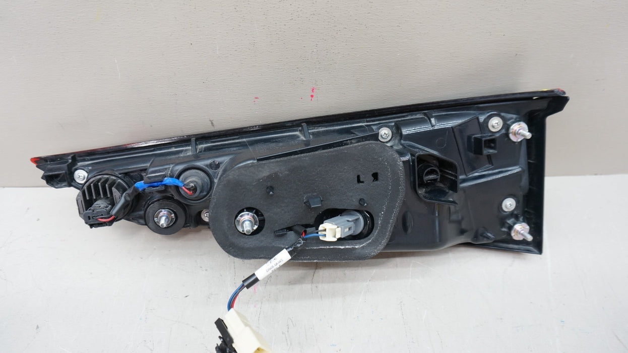 2020-2023 TOYOTA HIGHLANDER REAR LEFT DRIVER SIDE INNER TAIL LIGHT OEM