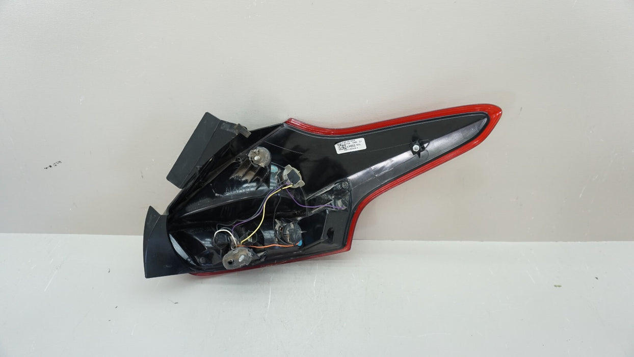 2015-2018 FORD FOCUS REAR LEFT DRIVERS SIDE HALOGEN TAIL LIGHT OEM F1EB13405G