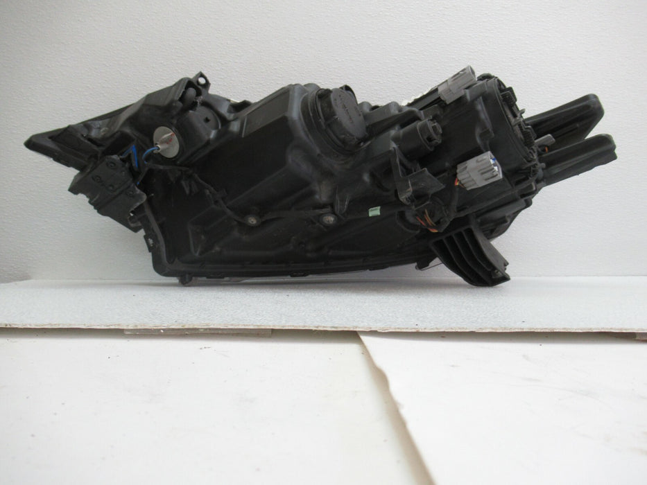 2016-2020 MITSUBISHI OUTLANDER FRONT RIGHT PASSENGER SIDE HEADLIGHT LAMP OEM