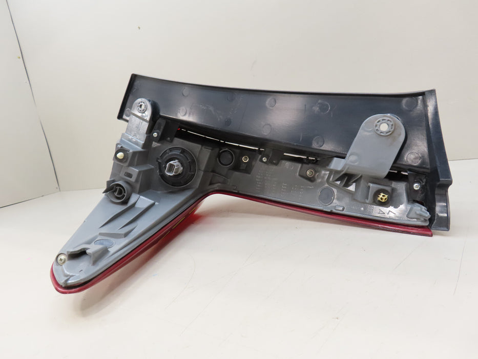 2017-2019 HONDA CRV CR-V REAR LEFT DRIVER SIDE TAIL LIGHT OUTER OEM