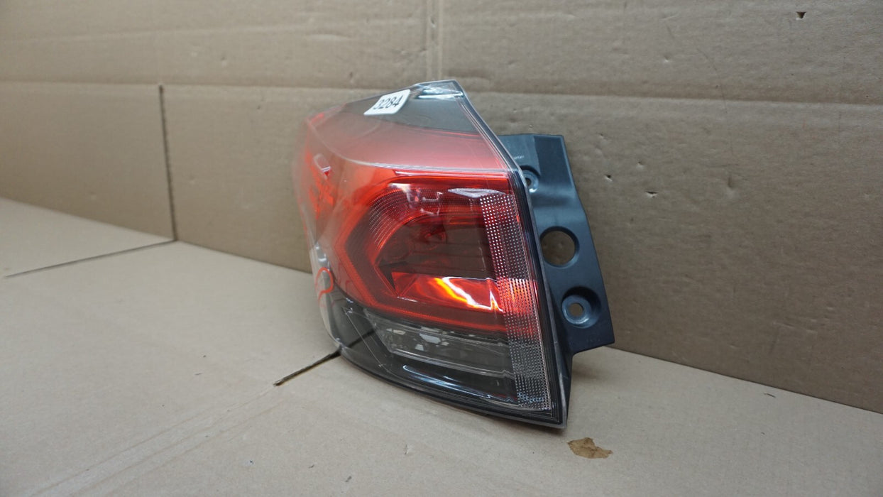2016-2018 TOYOTA RAV4 RAV-4 REAR LEFT DRIVER SIDE OUTER TAILLIGHT TAILLAMP OEM