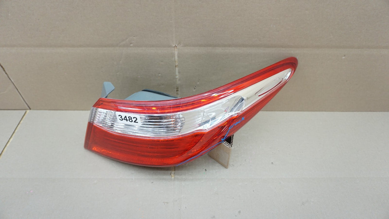 2015-2017 TOYOTA CAMRY REAR RIGHT PASSENGERS TAIL LIGHT OEM 15 16 17
