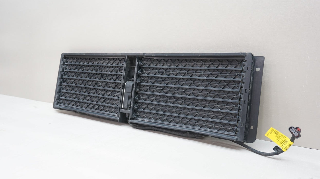 2021-2025 CHEVROLET TRAILBLAZER FRONT RADIATOR AIR SHUTTER W /MOTOR OEM 42778639