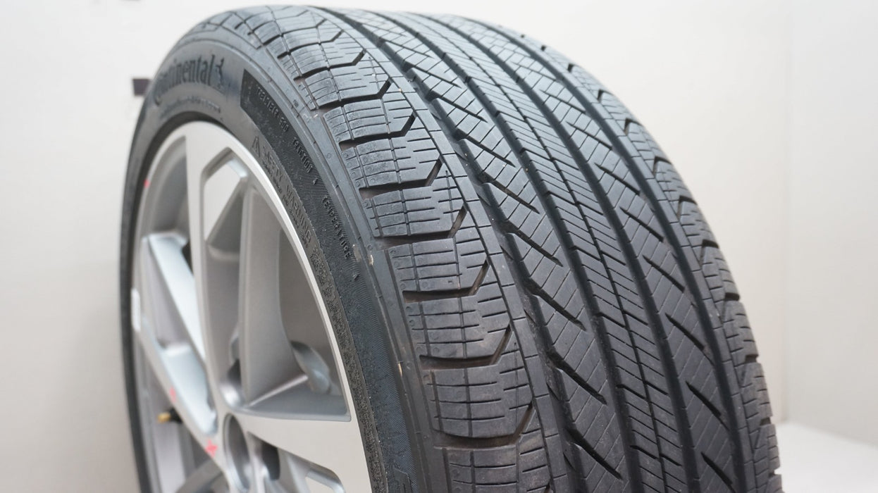 2021-2025 AUDI A4 S4 8X18 WHEEL RIM W/ TIRE 8W0601025EK OEM